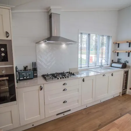 2 Bed In Oc-s32814 * Pickering