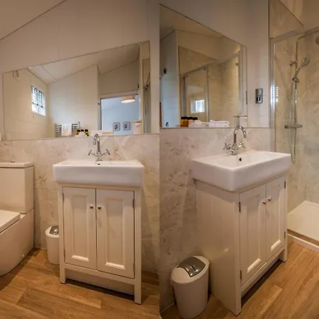 Lodge 2 Bed In Oc-s32814 Pickering
